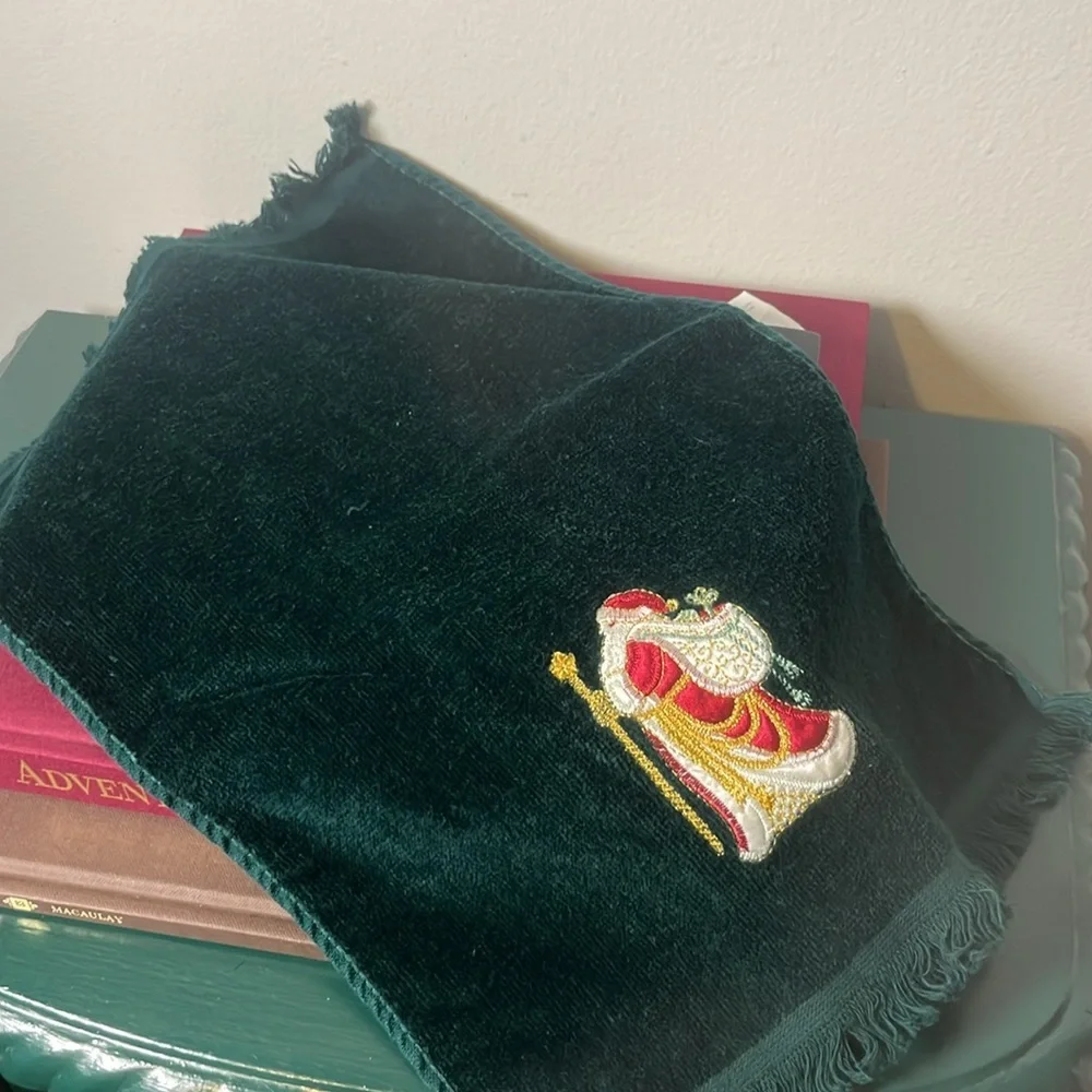Vintage 1990s Christmas Velvet Green Embroidered Santa Claus Towels Set of 3 - Picture 10 of 14